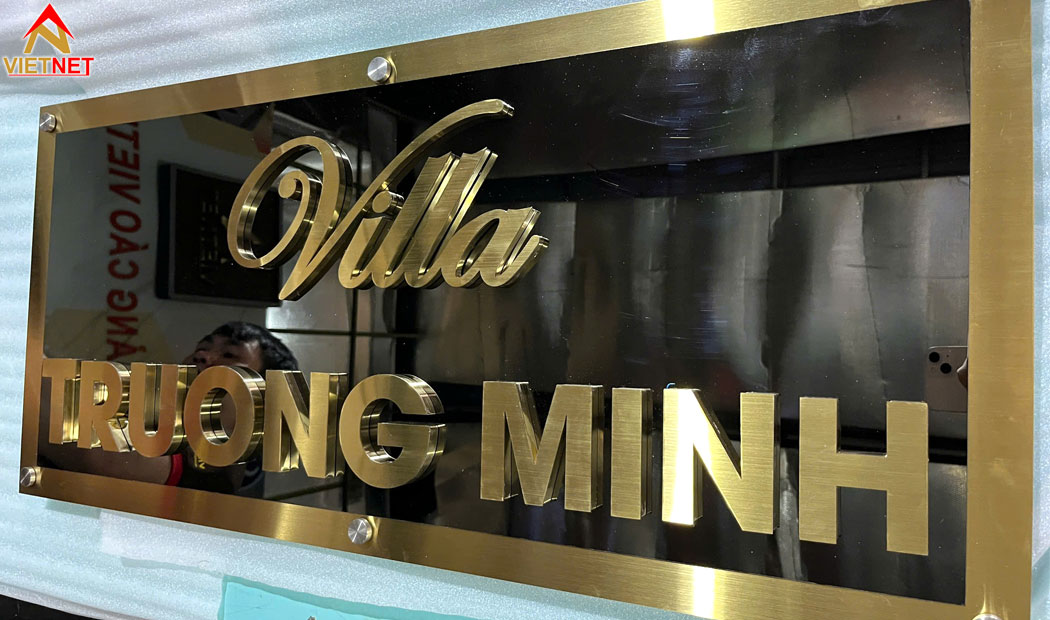 top-mau-bien-so-nha-inox-vang-hien-dai-sang-trong-nhat