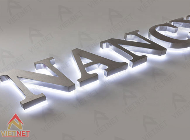 gia-cong-chu-inox-trang