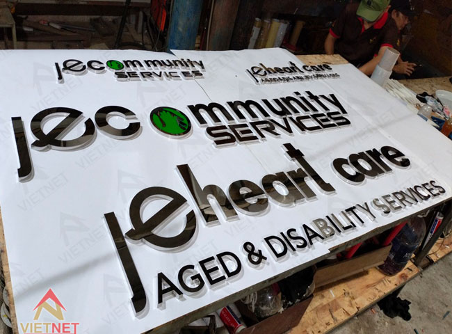 gia-cong-chu-inox-trang