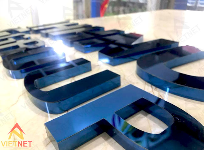 chu-inox-xanh-duong- gia-re