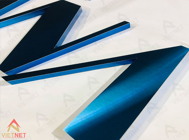 chu-inox-xanh-duong- gia-re