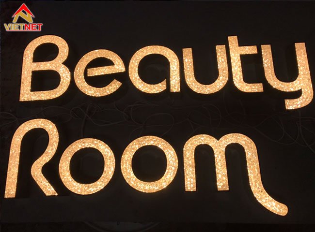 bang-hieu-chu-noi-mat-acrylic-gia-da-da-sac