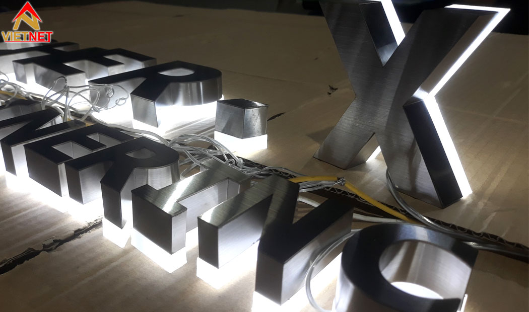 gia-cong-chu-inox-xuoc-sang-trong-hien-dai-ben-bi