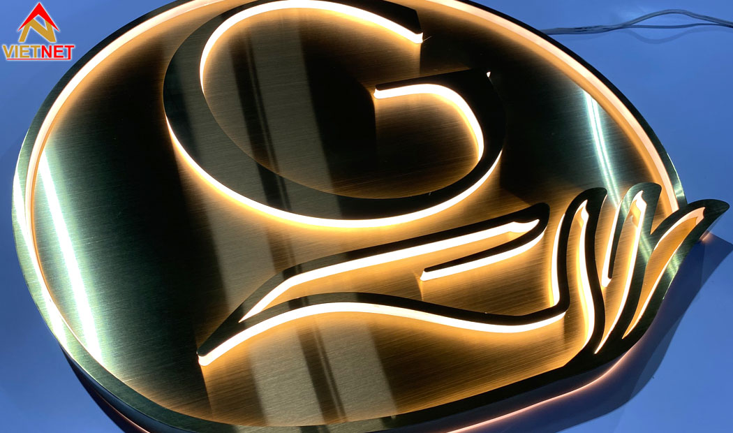 gia-cong-logo-inox-vang-theo-mau-dung-nhan-dien-thuong-hieu