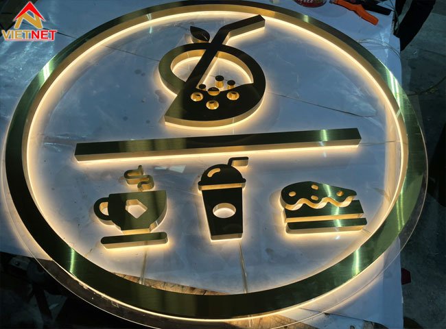 tang-nhan-dien-thuong-hieu-voi-logo-inox