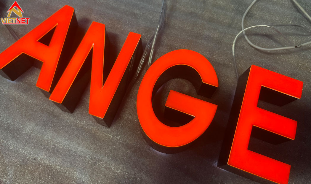 chu-nhom-mat-mica-la-gi-5-uu-diem-vuot-troi-ban-nen-biet