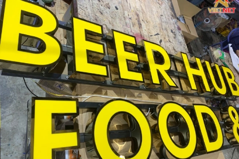 Bảng hiệu chữ inox lồng mặt mica Food & Beer Hub