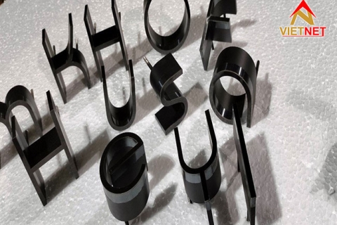 Chữ inox đen bảng hiệu quảng cáo chất lượng
