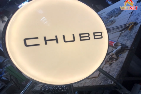 Hộp đèn mica hút nổi CHUBB đẹp mắt