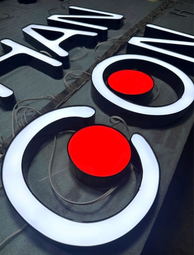 Bảng hiệu chữ nhôm THAN CON