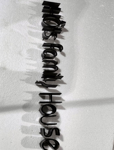 Chữ inox đen Khôi’s Family House