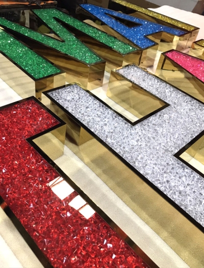 Chữ nổi mặt Acrylic giả đá Mai Thanh