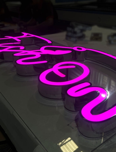 Chữ inox lồng mặt mica Fish On