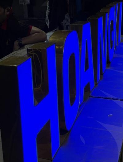 Gia công chữ nhôm có gờ Hoàng Kim