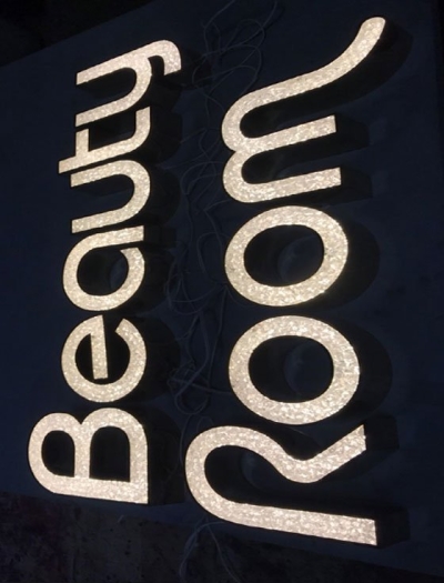 Chữ nổi inox mặt Acrylic giả đá Mon Beauty Room