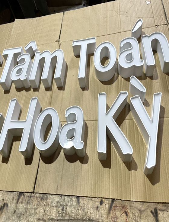Chữ nhôm có gờ Trung tâm Toán