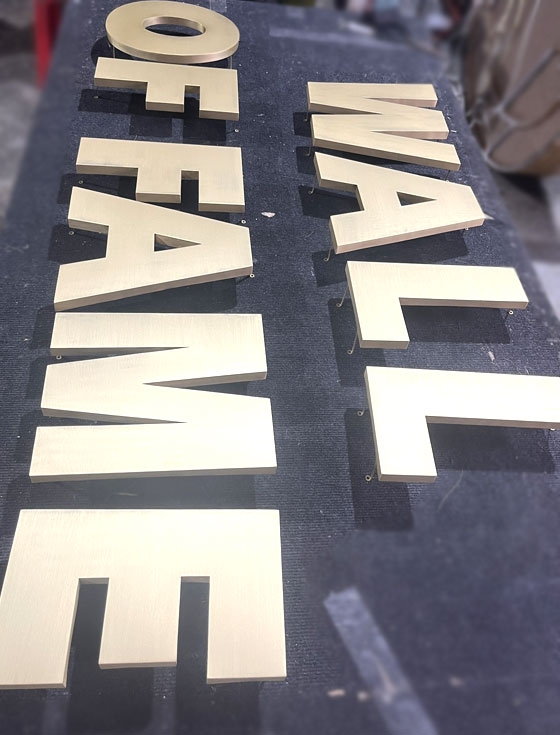 Chữ nổi đồng Wall of fame